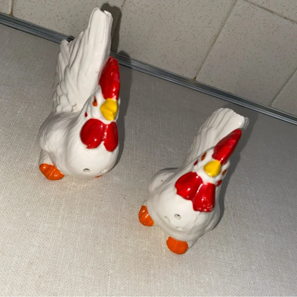 Vintage Japan Rooster Hen Chicken Salt And Pepper Shakers‎ Set